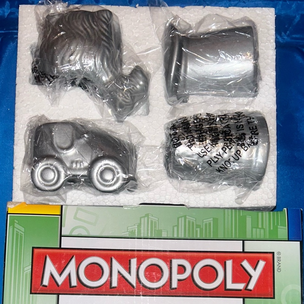 Vandor 43018 Hasbro Monopoly Game Pieces Sculpted Ceramic Mini Glass Set (2 OZ)